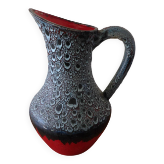 pichet rouge et gris