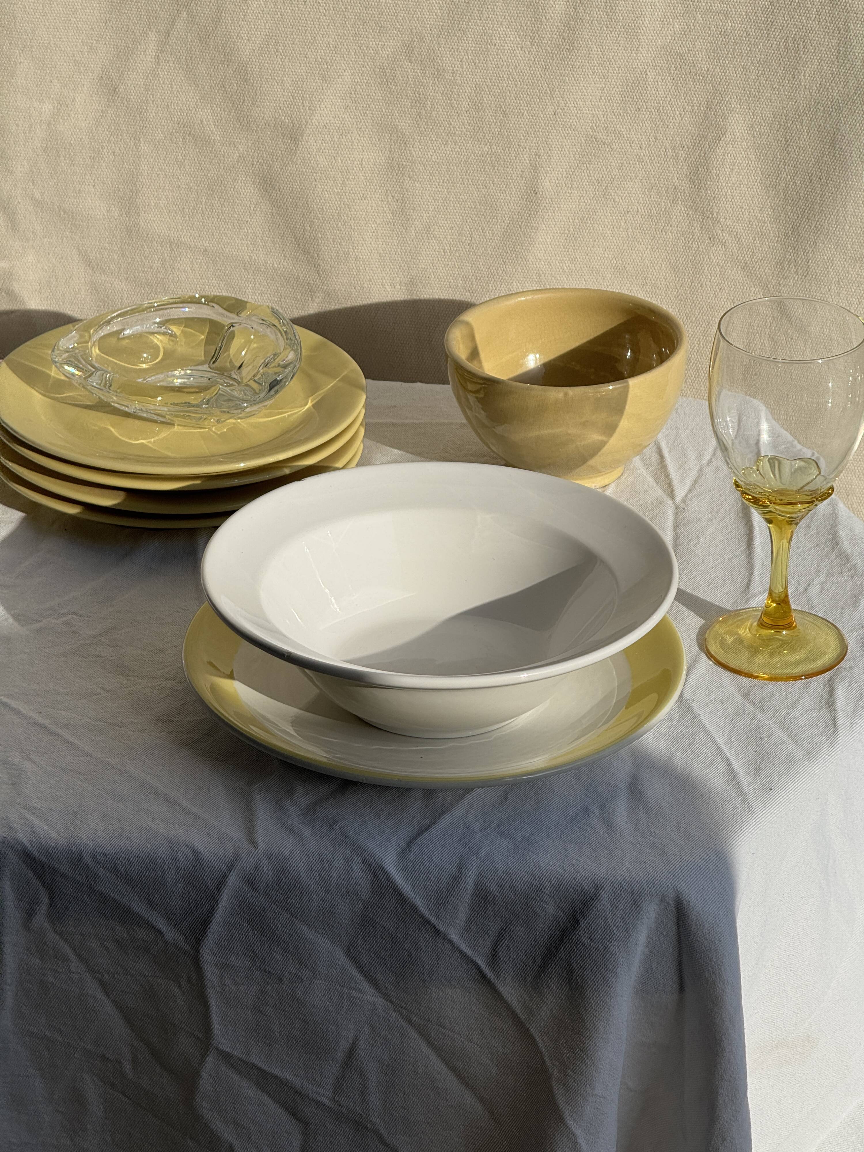 Set of 6 modern yellow dessert plates D19