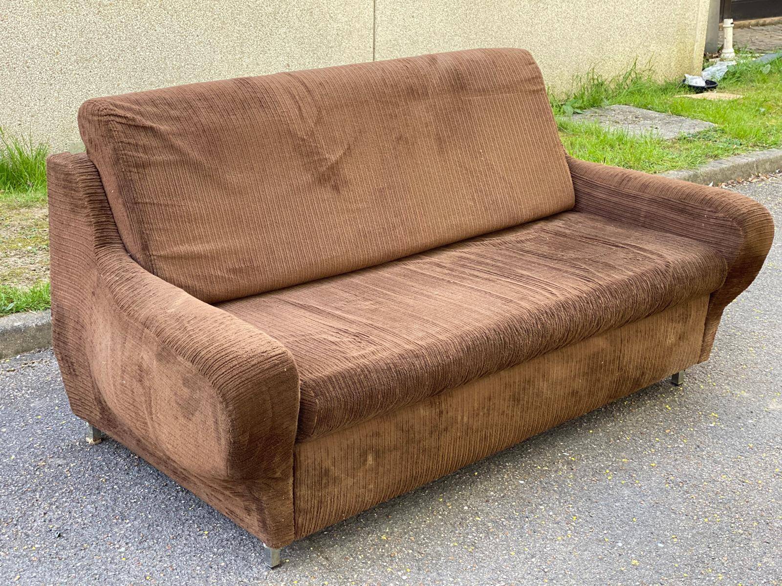 Meral France brown velvet convertible sofa bed