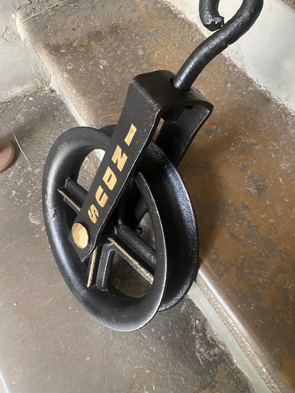 Industrial metal pulley