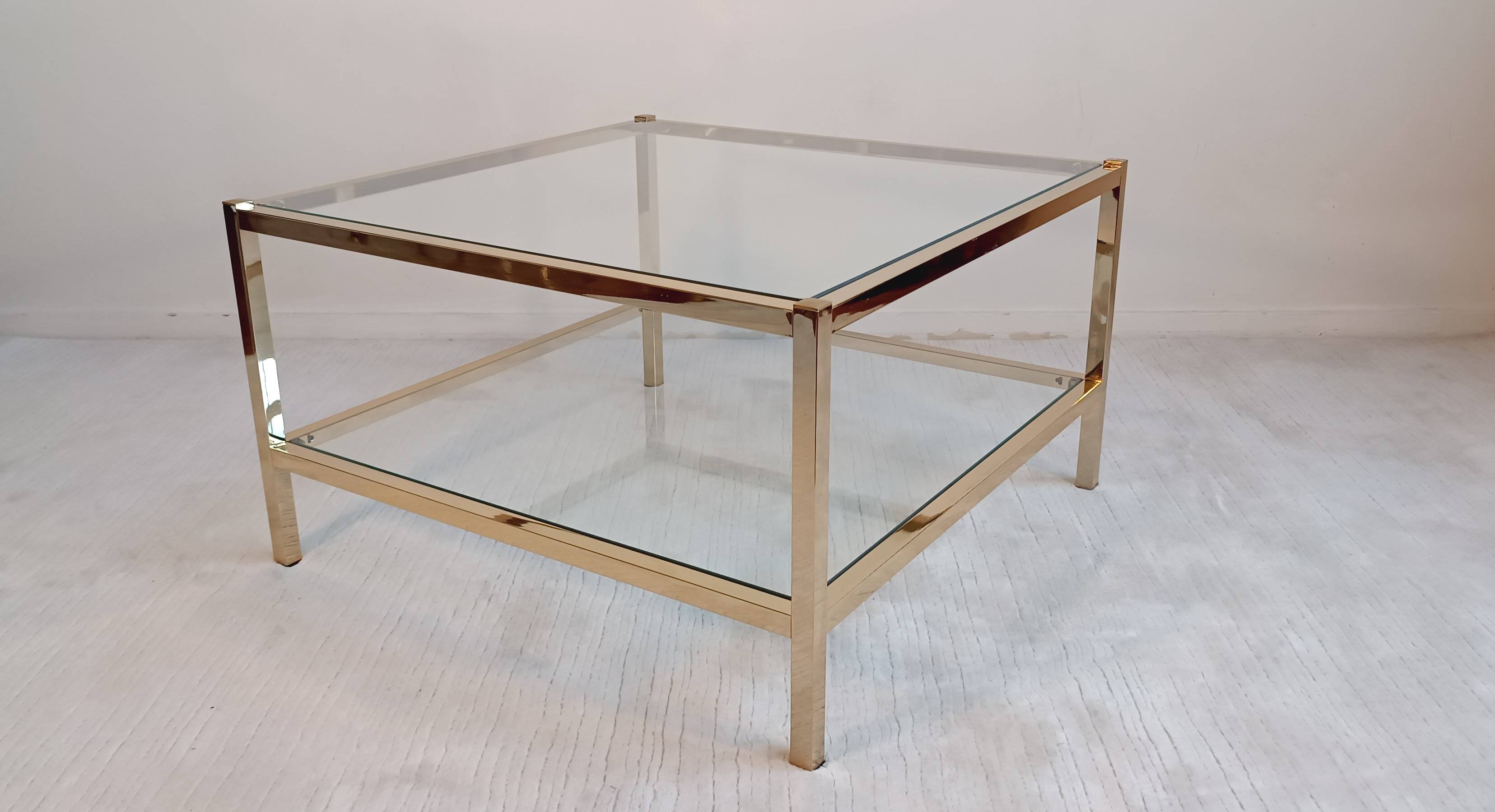 Italian 1970'S coffee table in brass and glass with 2 trays