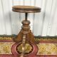 Tabouret de piano en noyer et cannage