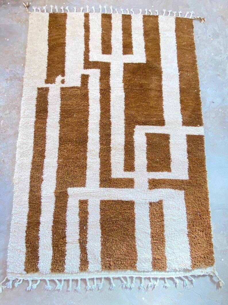 Traditional handwoven wool Berber rug size 1.5/2.5 m