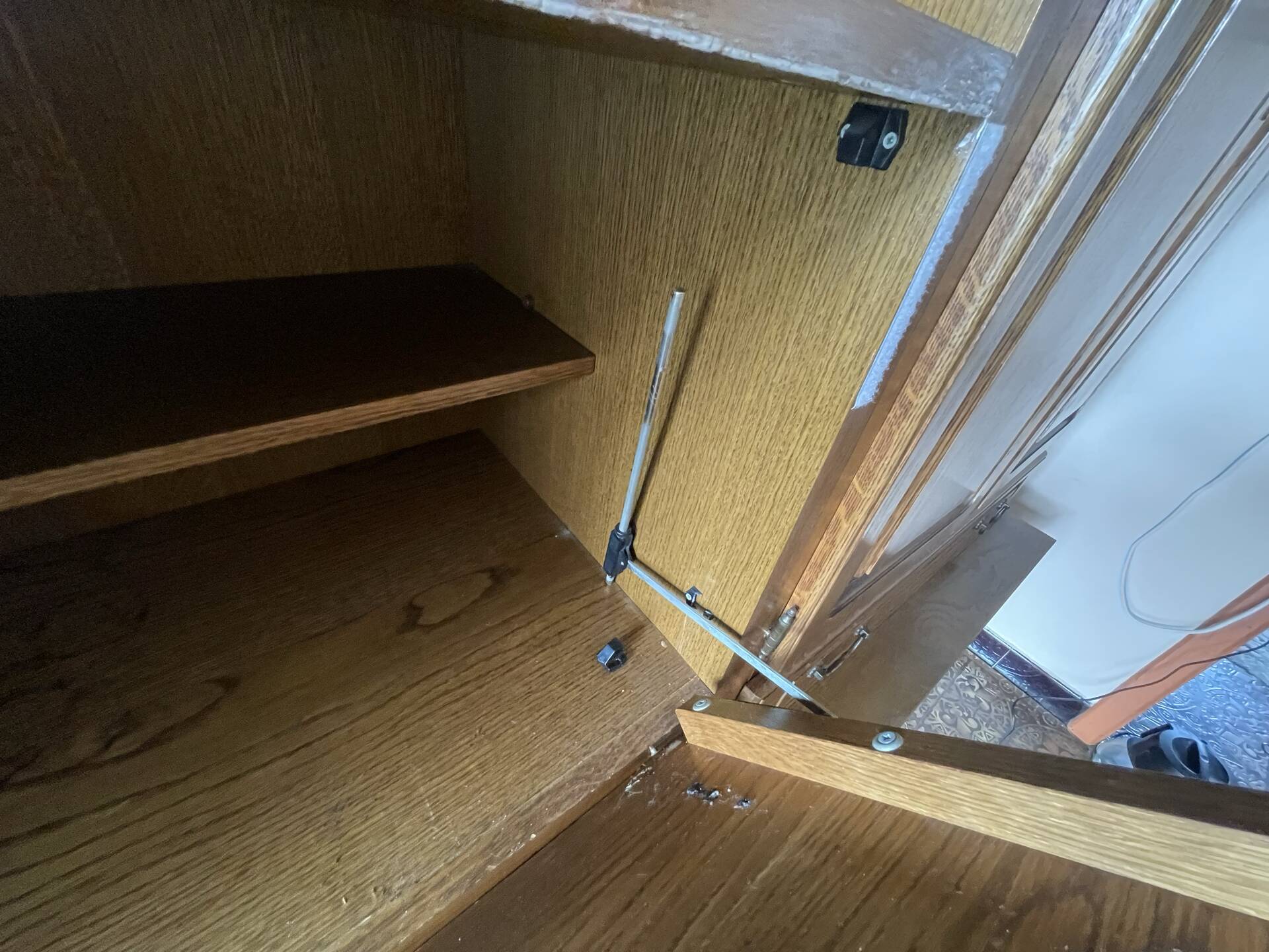 Vintage oak modular wall unit – 3 pieces with display cabinet