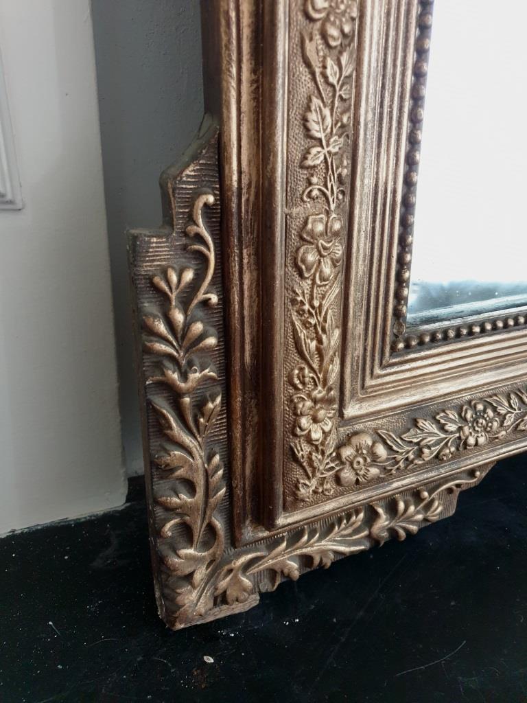 Ancient mirror with pediment 81x122cm