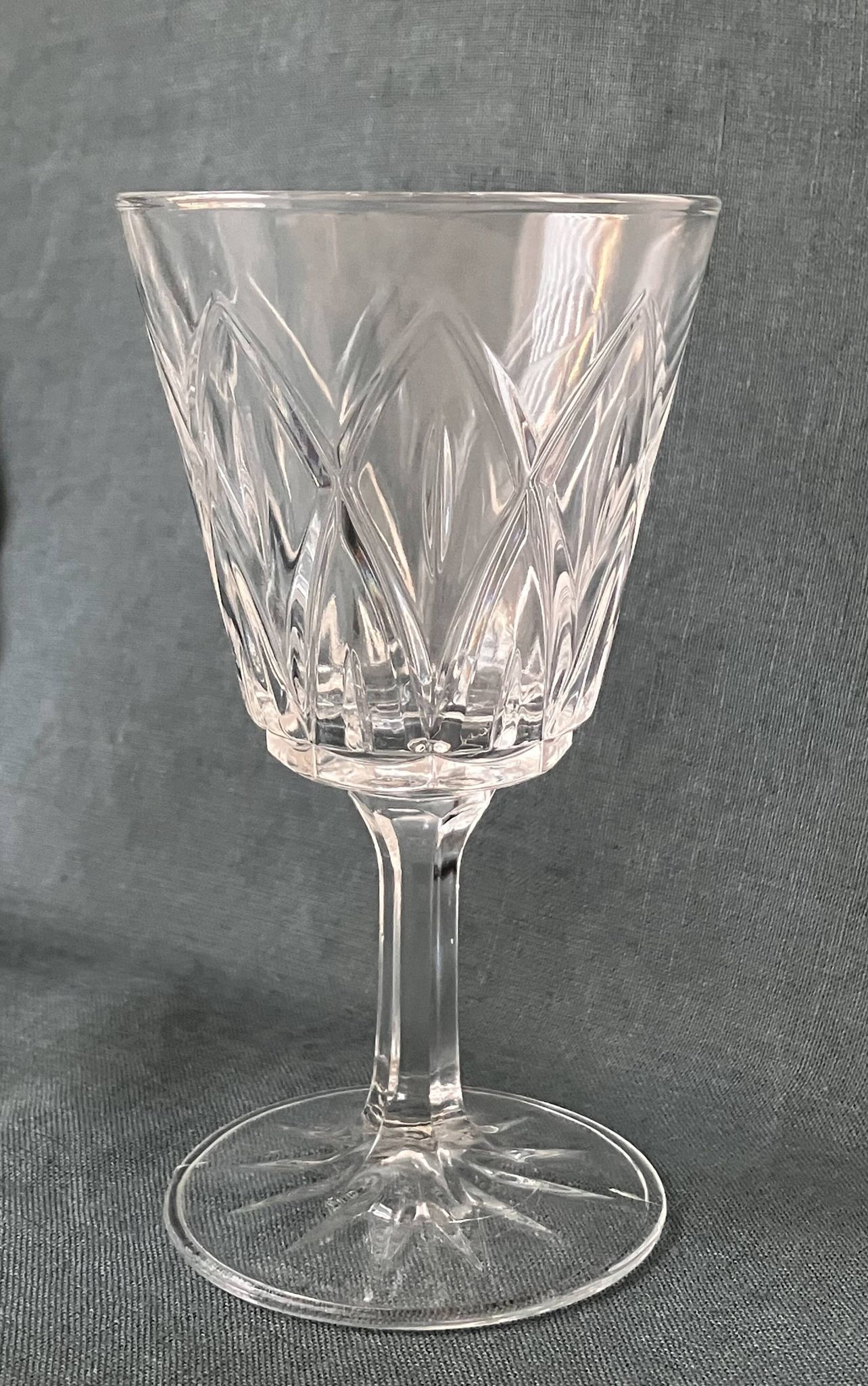 Set of 11 vintage cut glass glasses from Vmc Reims France, model Arlequin.
