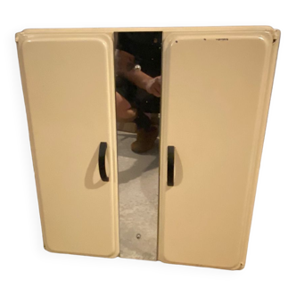 Armoire émaillée pharmacie