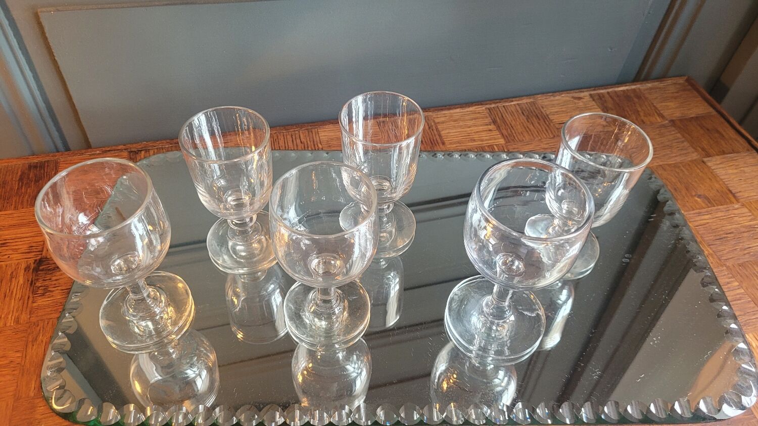 Balloon and tulip glasses 40's