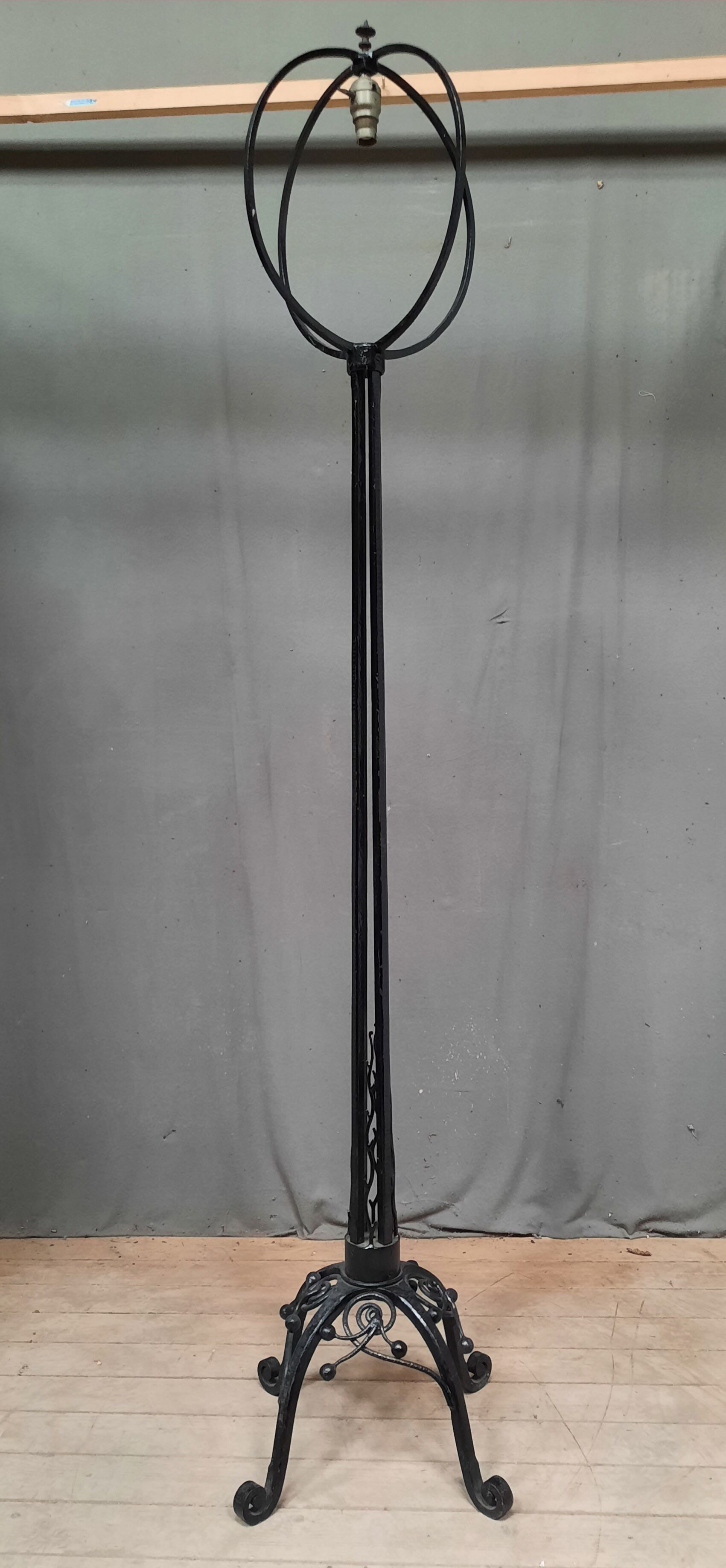 Lampadaire art déco en fer forgé
