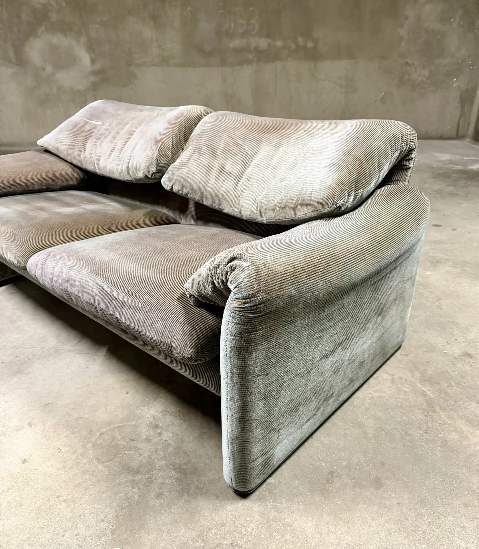 Maralunga two-seater sofa Cassina