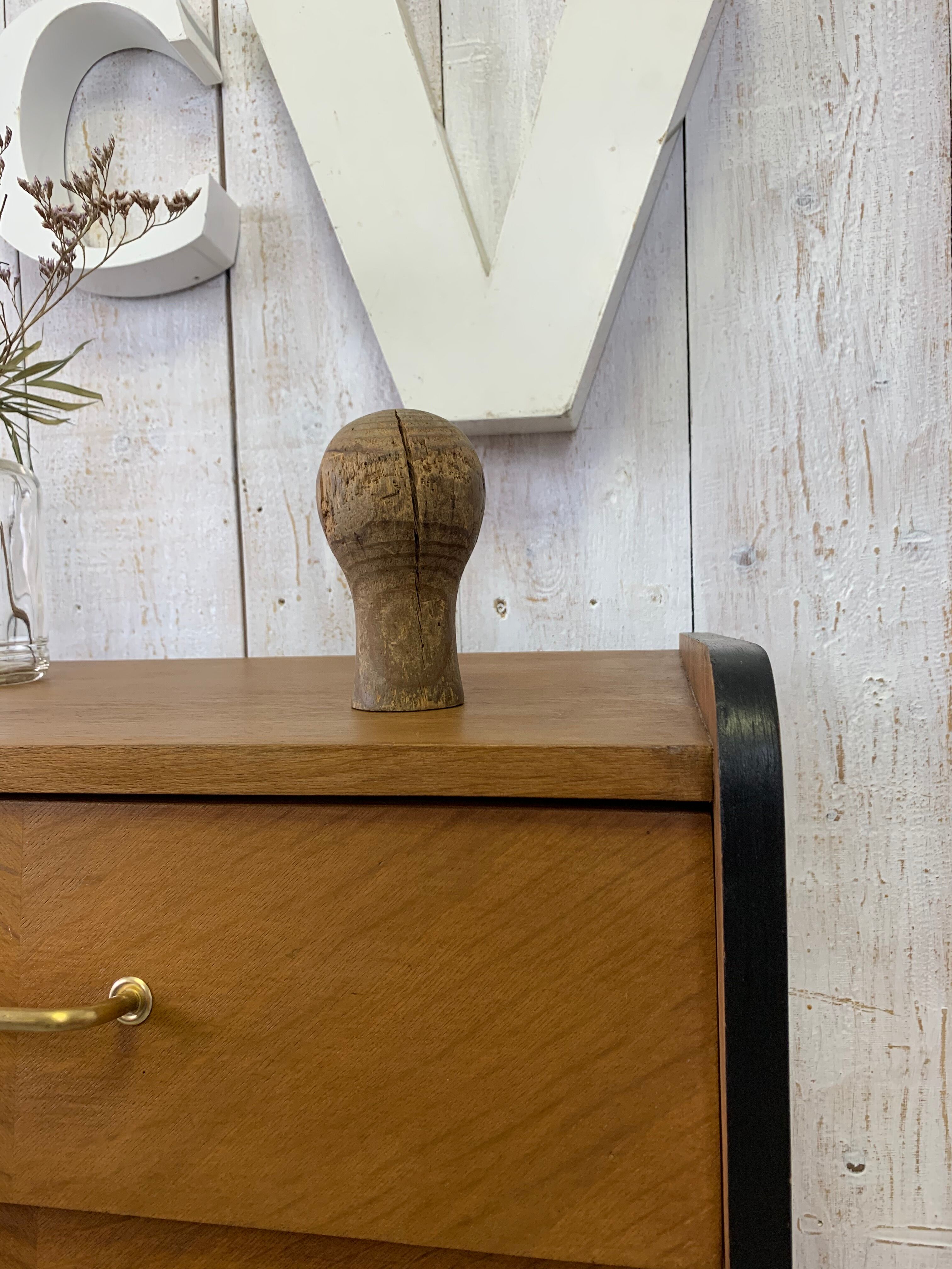 Modernist rag-picker