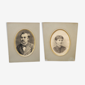 2 anciens portraits de notables au fusain signés