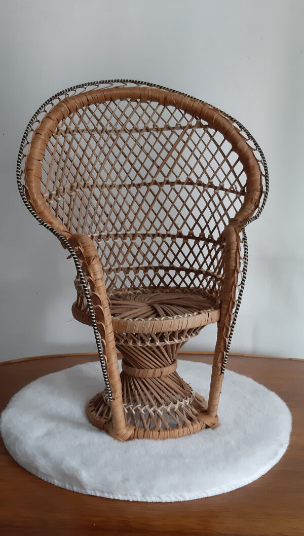 Emmanuel doll armchair