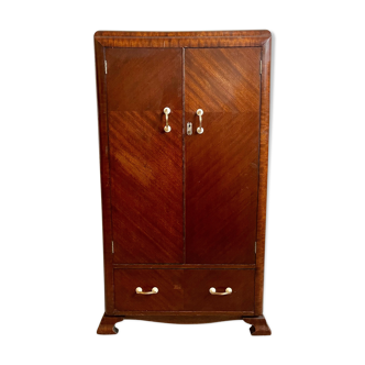 Garde-robe simple art déco gentleman