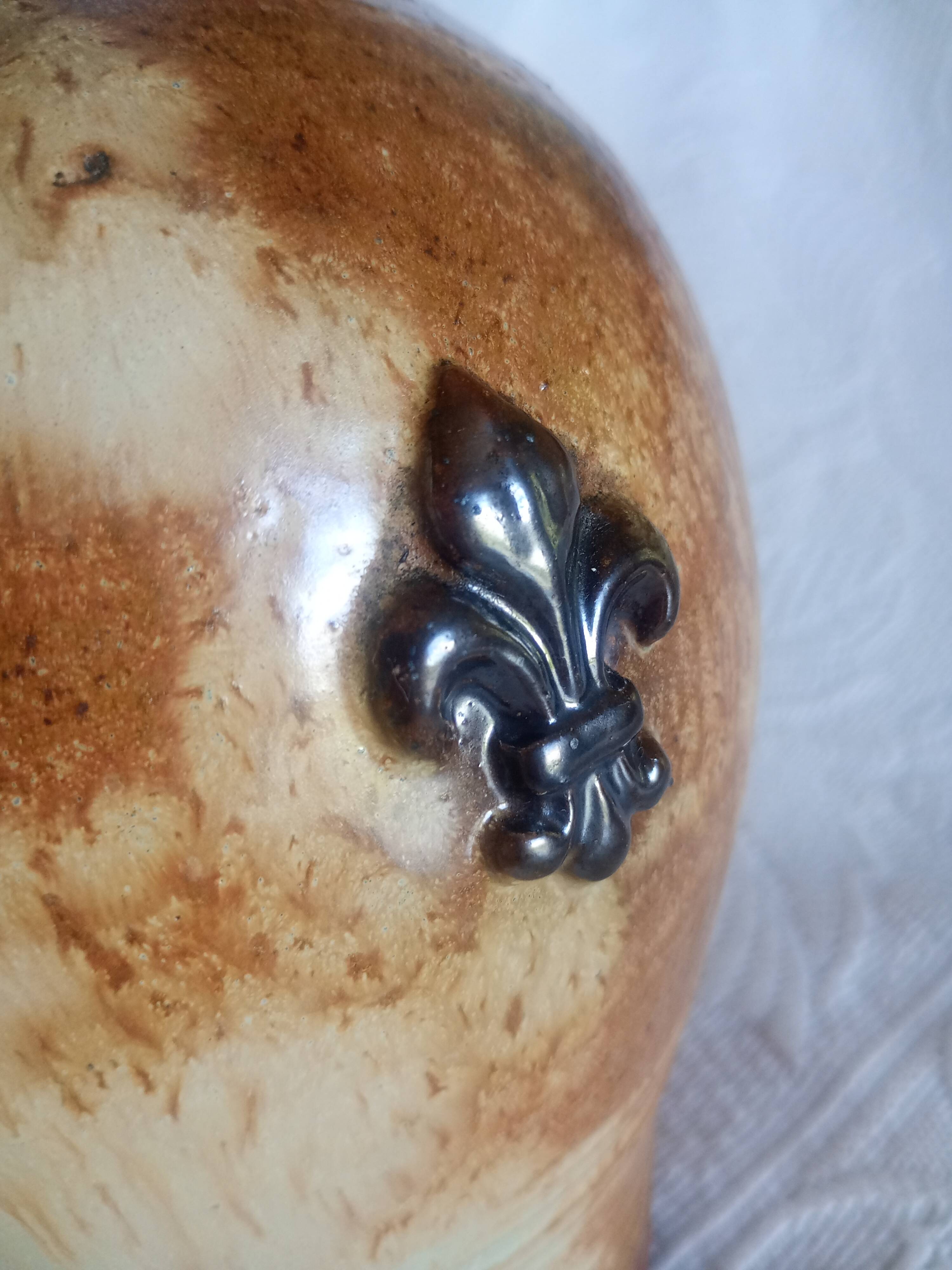 Pichet at Lys - model from Bouffioulx - Glazed stoneware brown/black 20cm
