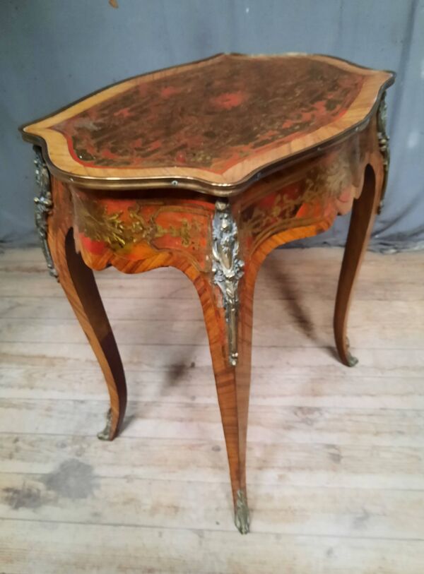 Table  Louis XV  en marqueterie rouge