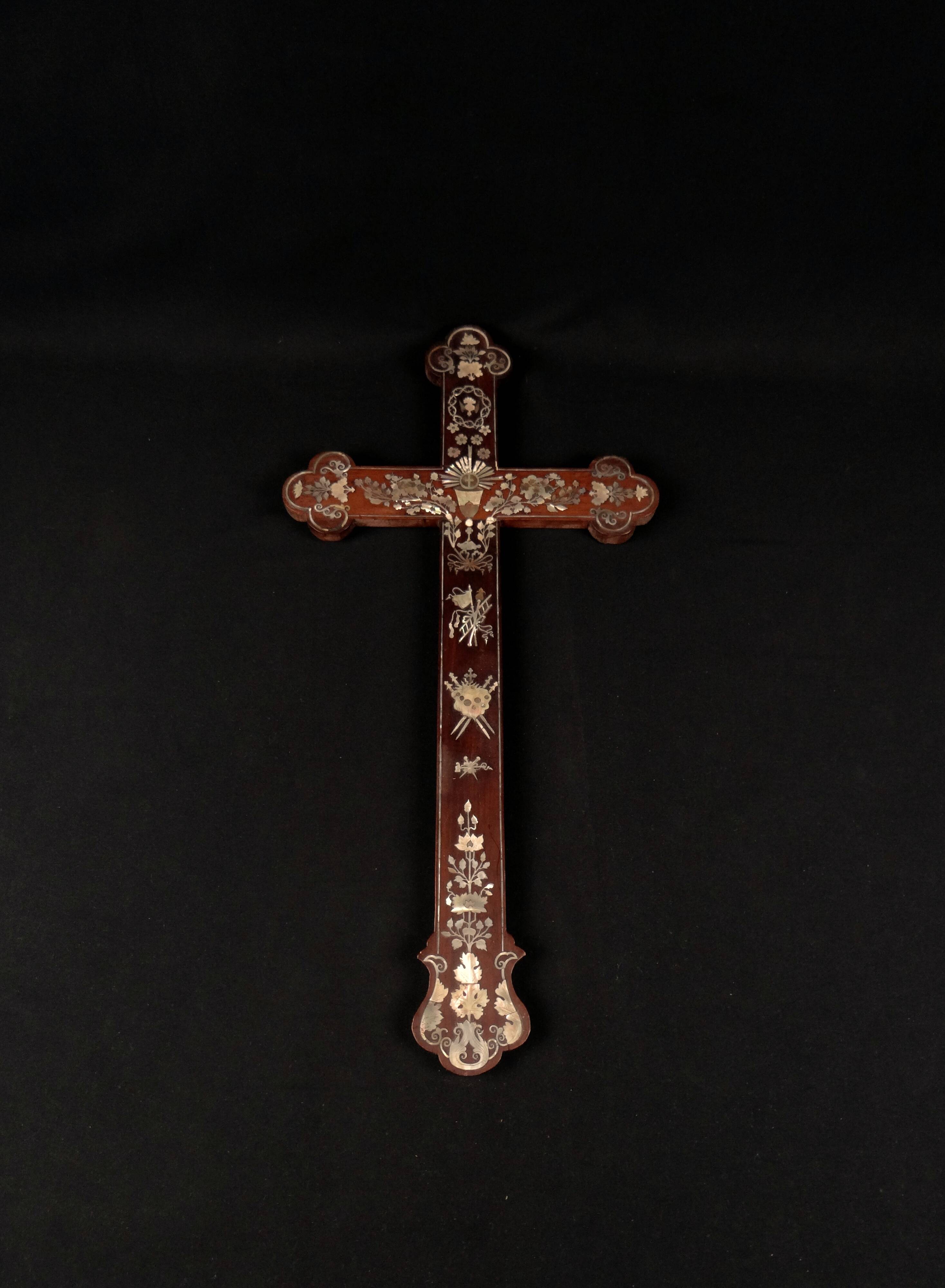 Apostolic Cross in mahogany wood and mother-of-pearl inlay, Tonkin, 19th century