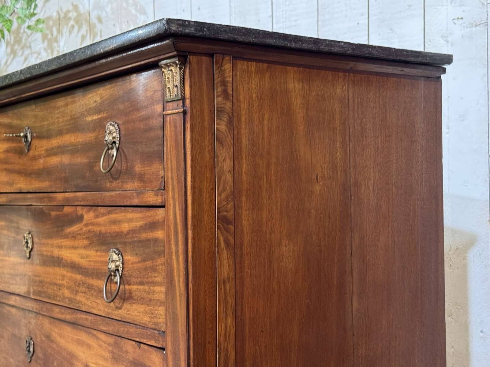 Commode Empire en acajou et dessus marbre XIXème