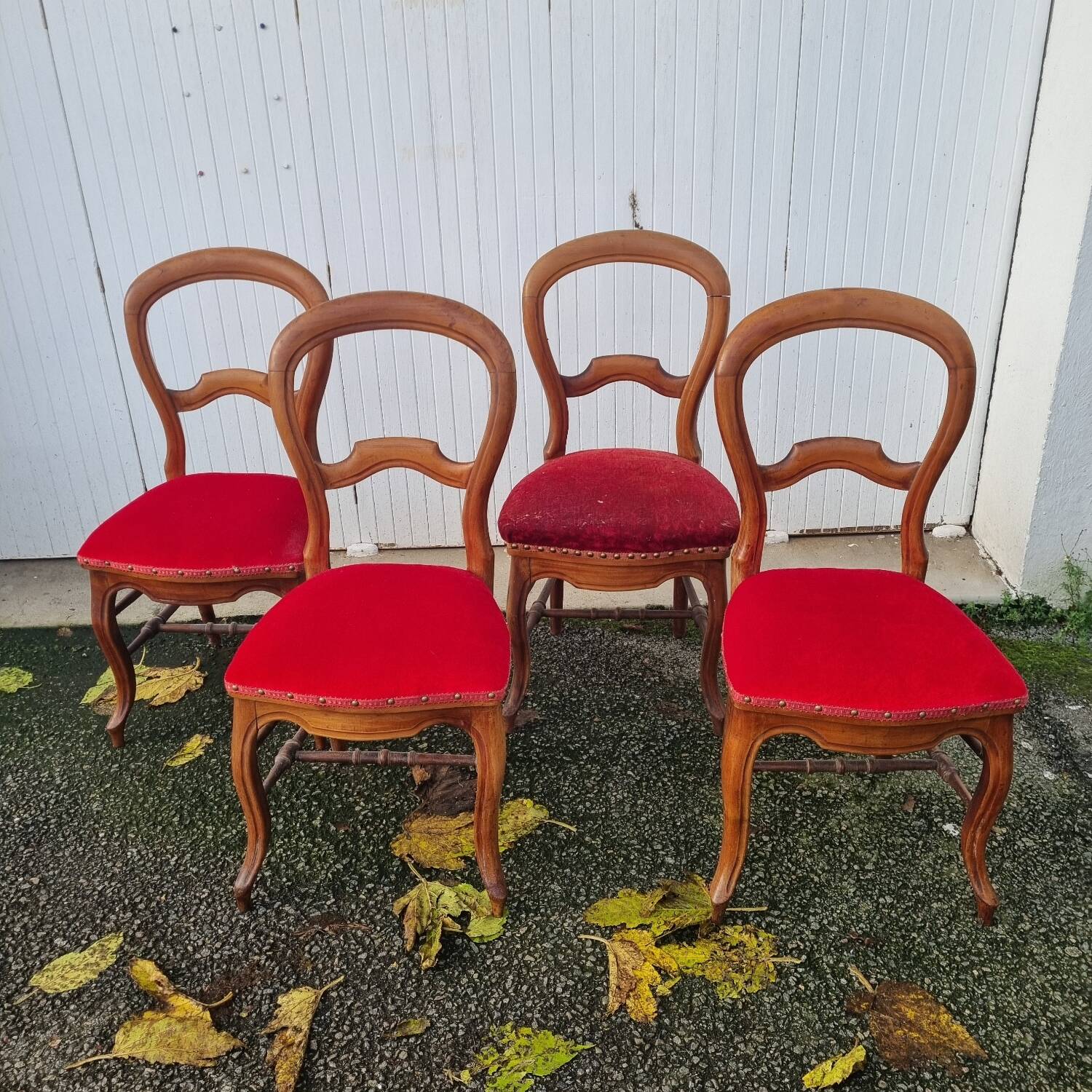 4 red velvet medallion chairs