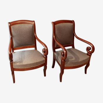 Pair of chairs of time restore mahogany