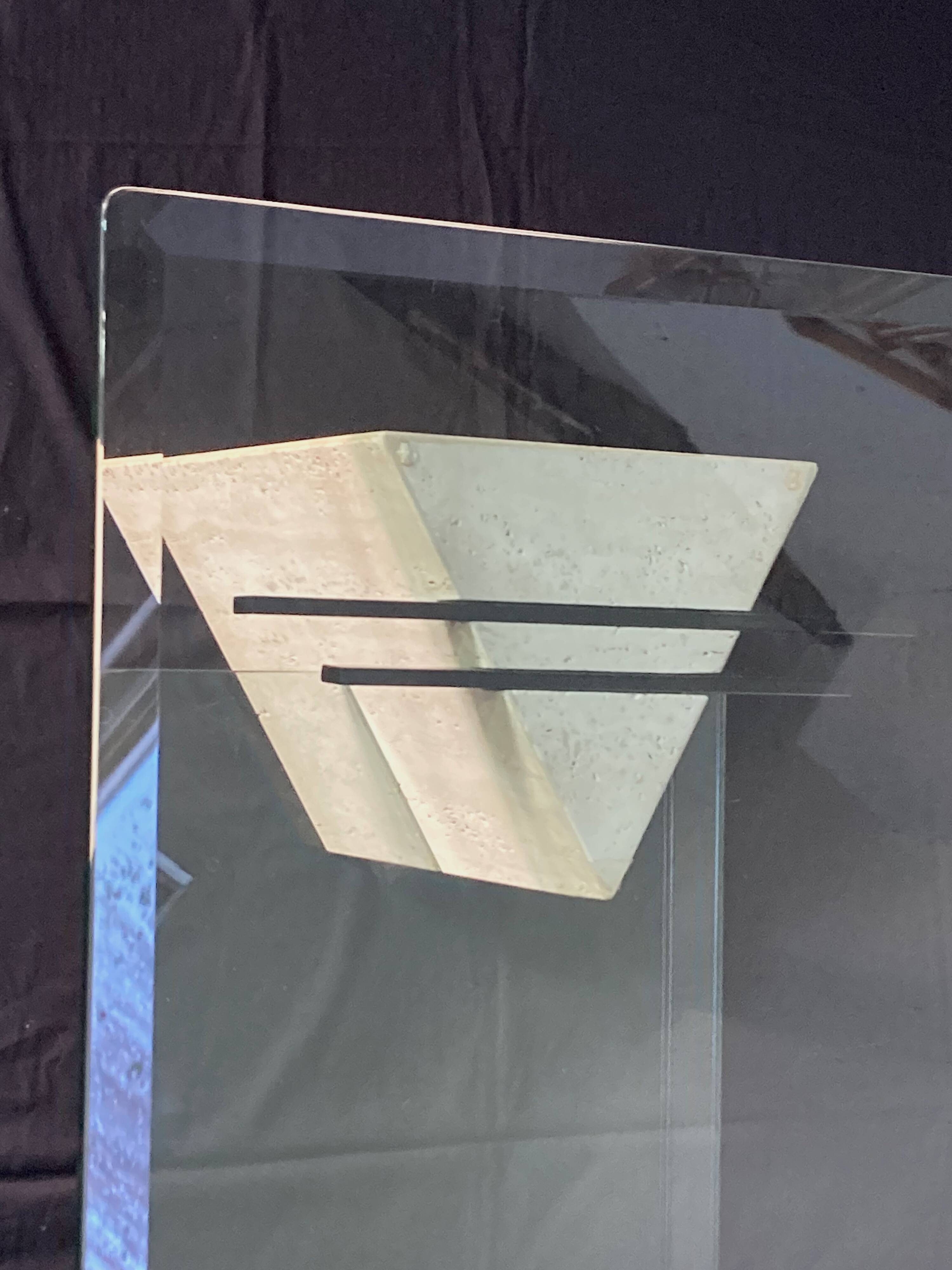 Coffee table in the Artedi style.