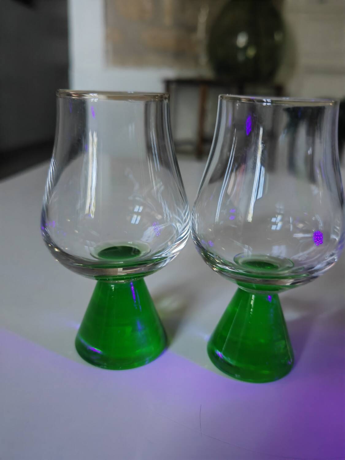 Glasses with uraline legs