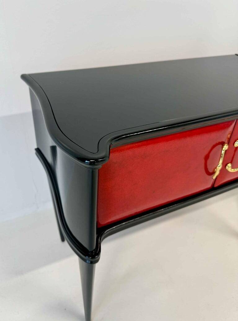 Pair of Italian Art Deco Nightstands in Red Parchment and Black Lacquer, 19