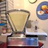 Grocer's scale tested