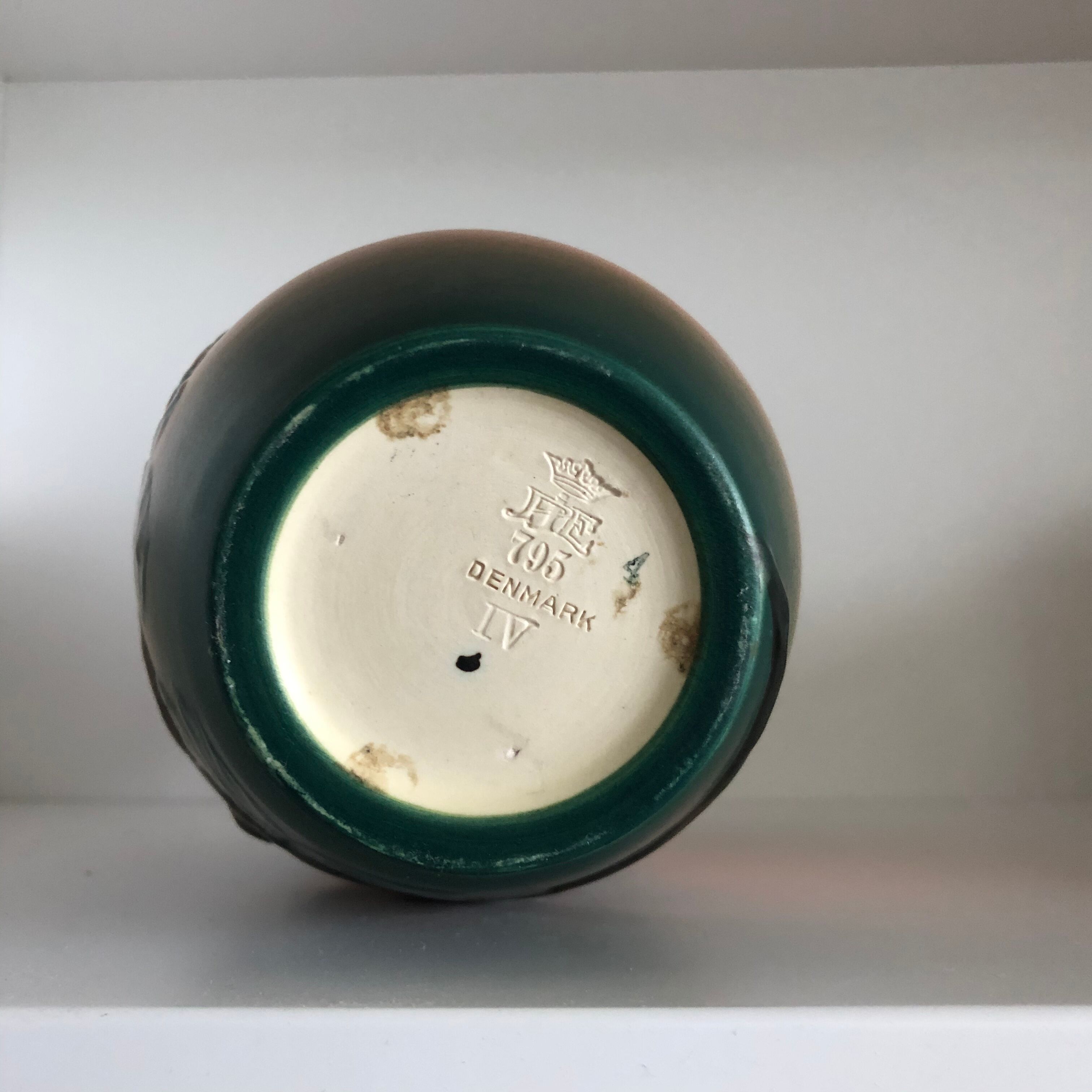 Ipsen vase with squirrel decoration