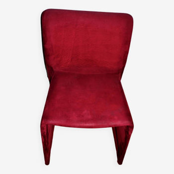 Chaise DESIGN en velours rouge bordeaux Assise GLOVE par Patricia Urquiola chez Molteni