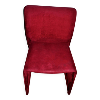 Chaise DESIGN en velours rouge bordeaux Assise GLOVE par Patricia Urquiola chez Molteni