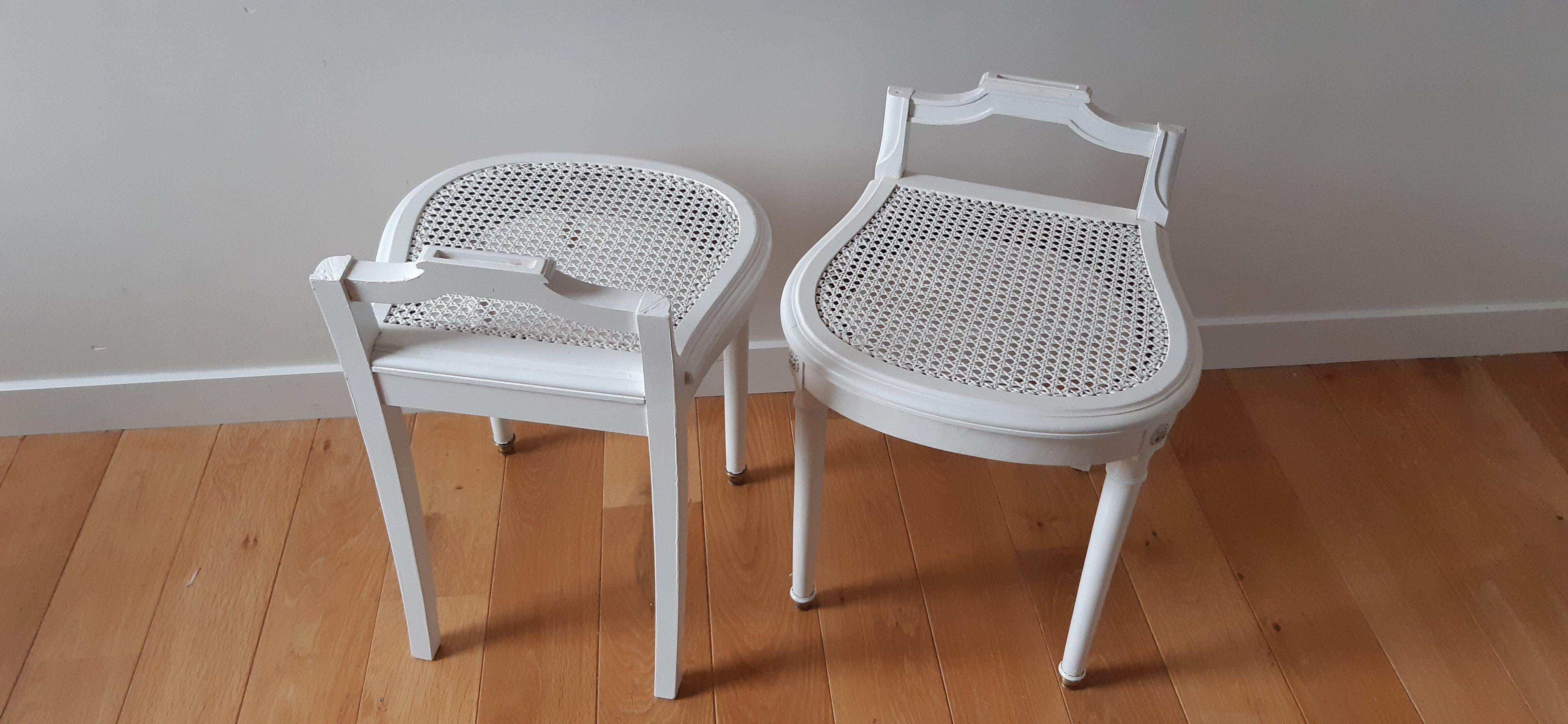 Tabourets en cannage
