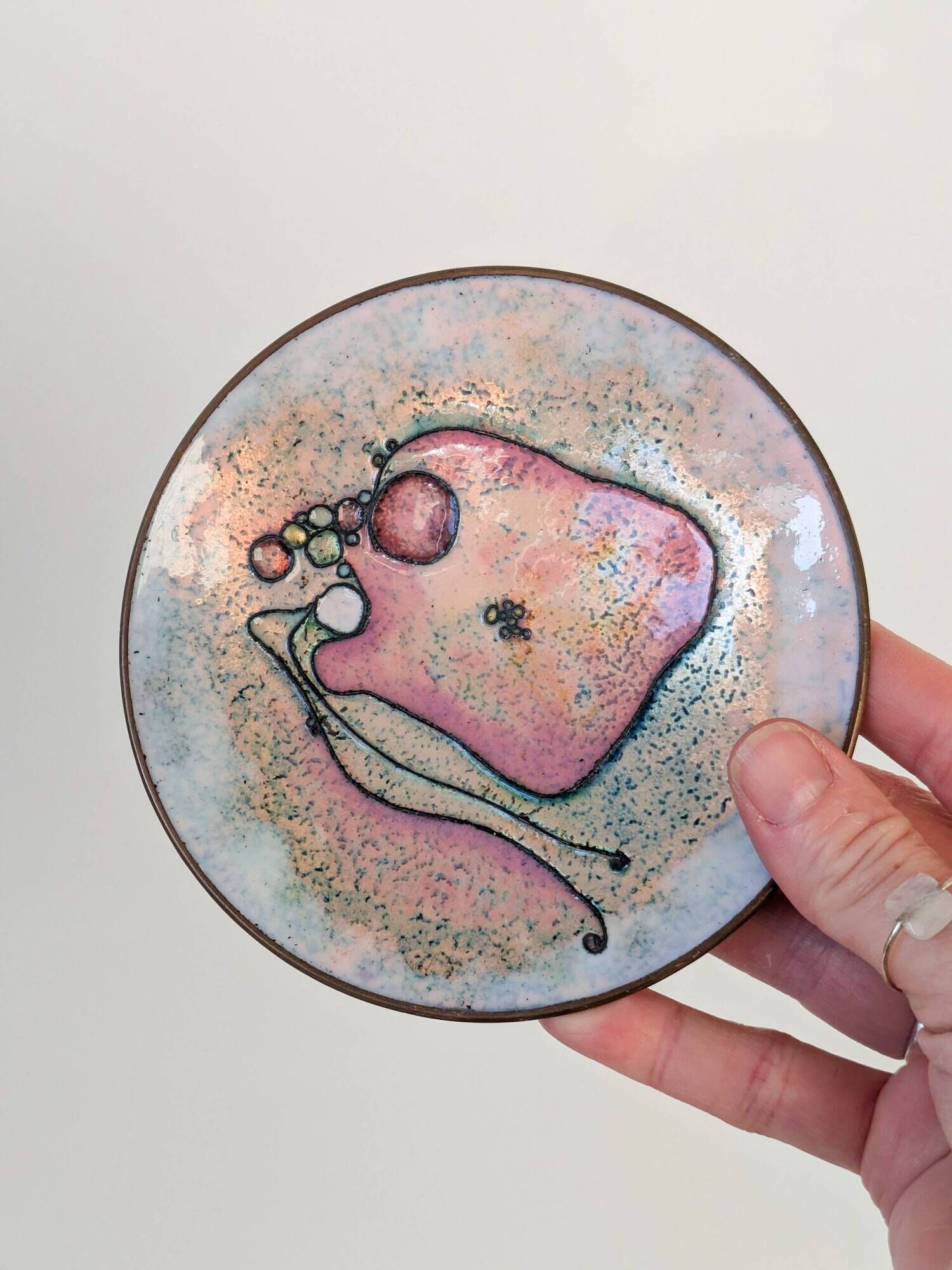 Enamelled copper bowl in pink and purple, abstract design from the 1960s.