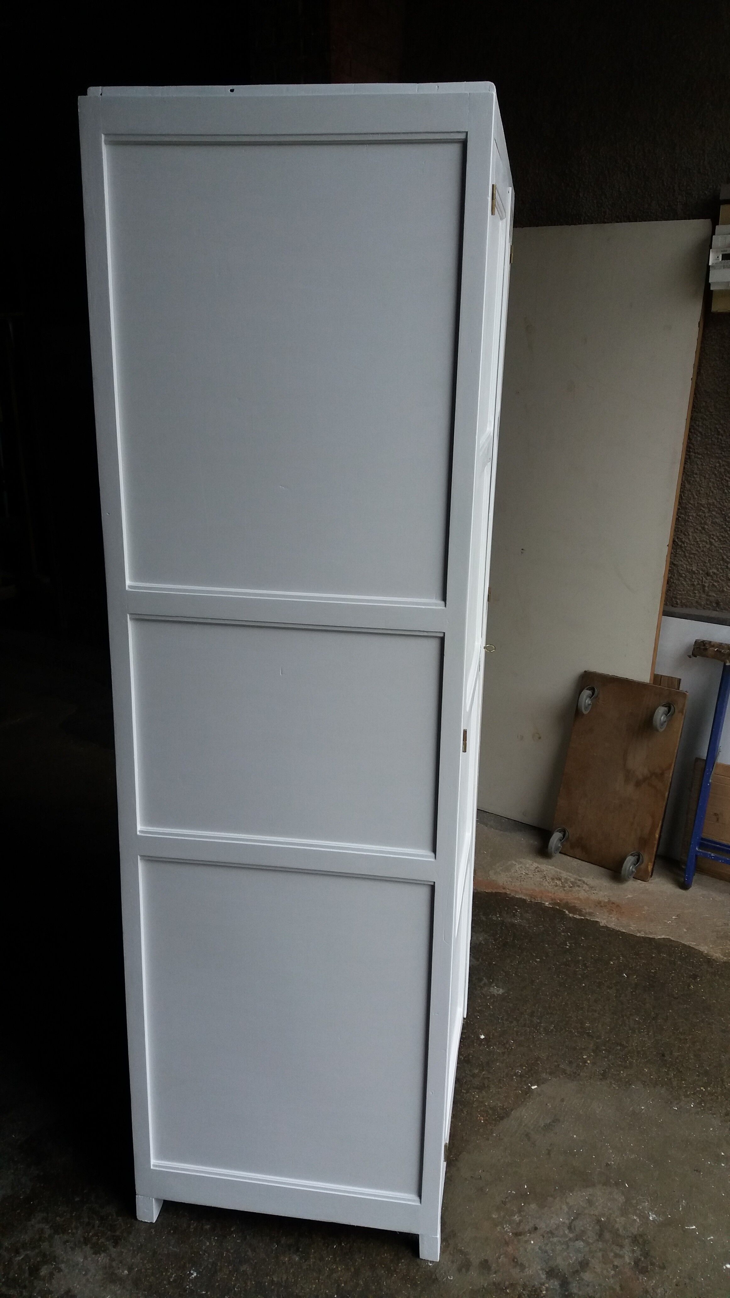 Armoire parisienne