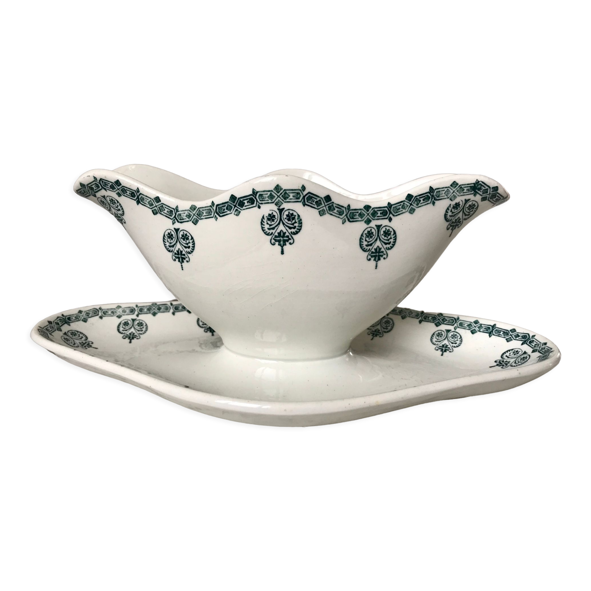 Saucière Terre de Fer Saint-Amand late nineteenth century