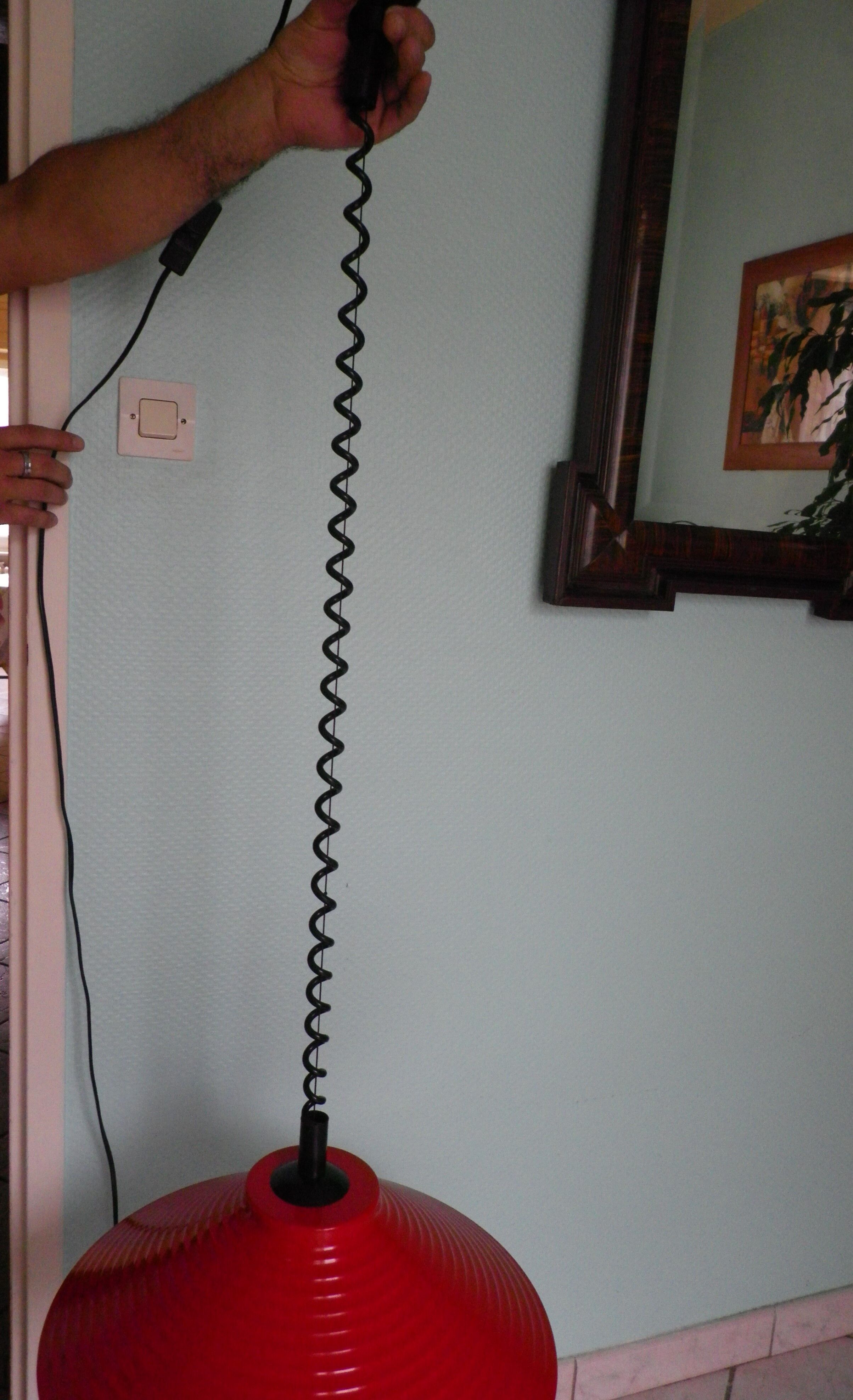 Red metal suspension with "up, down" system