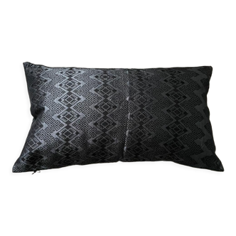 Glossy black Kachin cushion 30x50 cm