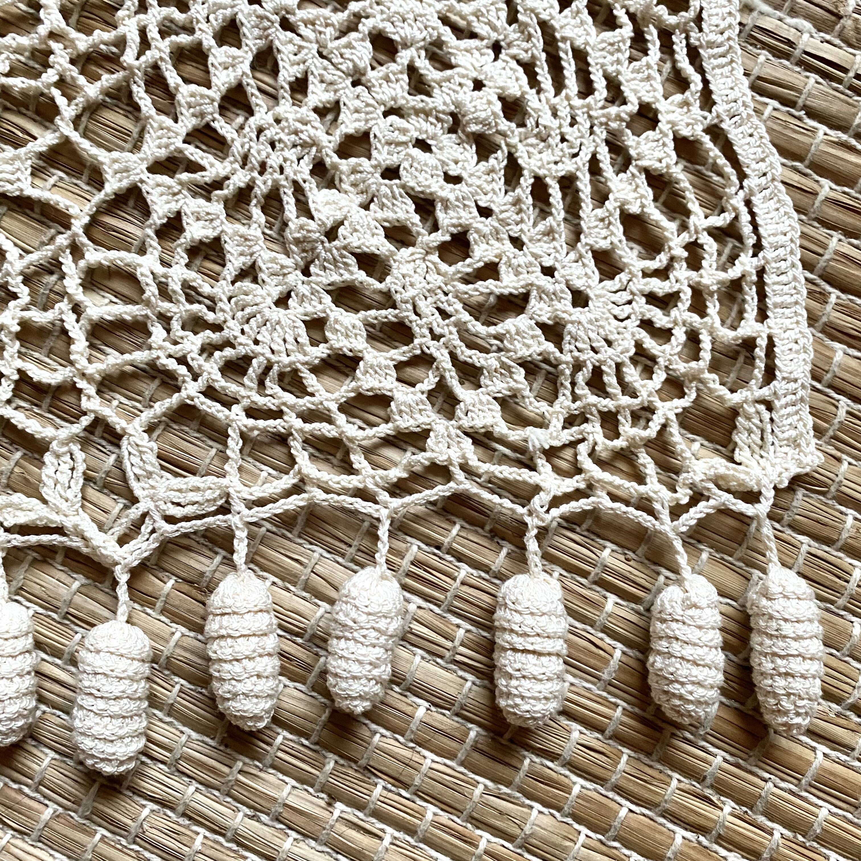 Bed throw crochet tablecloth 220x220