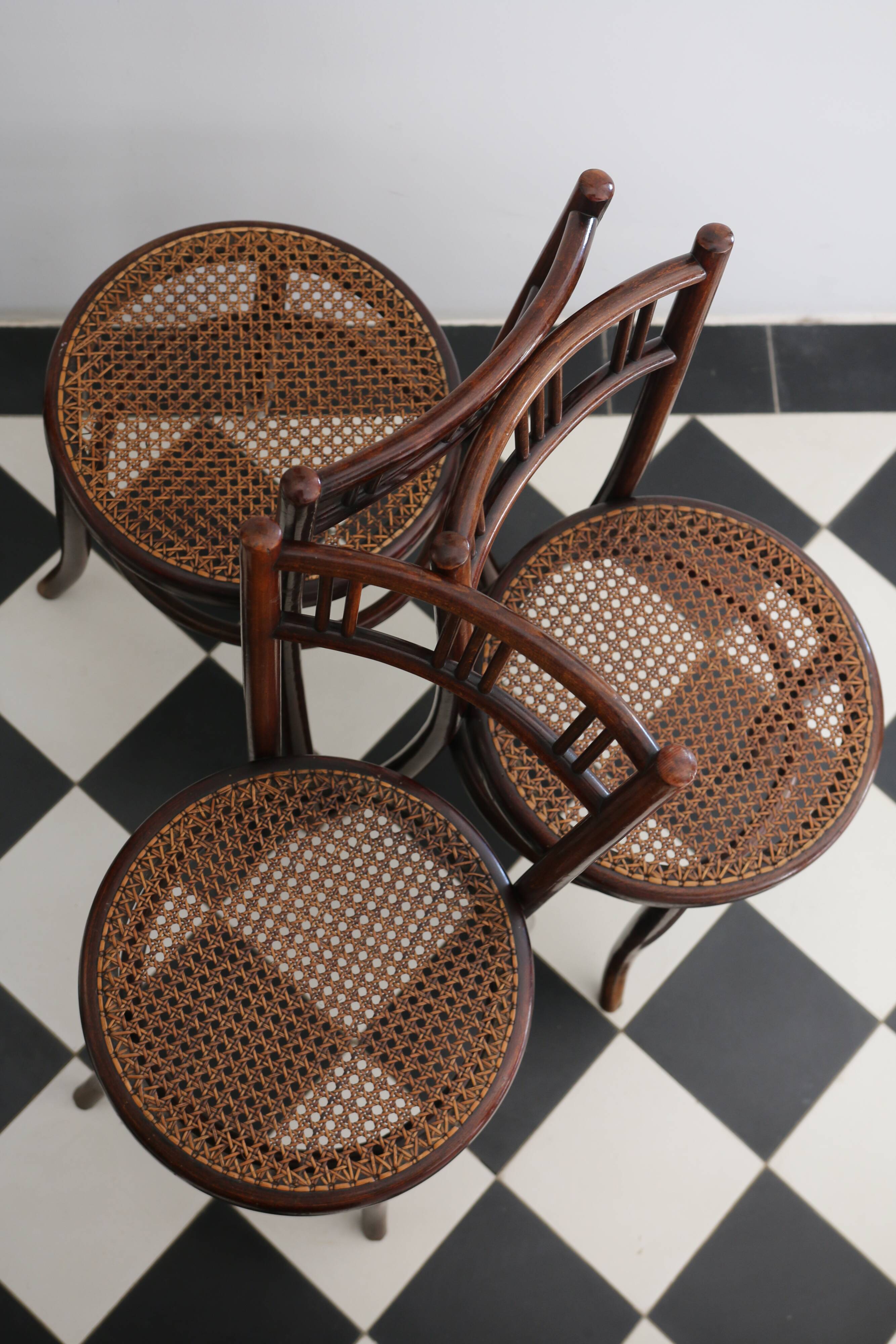 3 chaises bistrot bois courbé, Fischel, fin XIXe - début XXe.