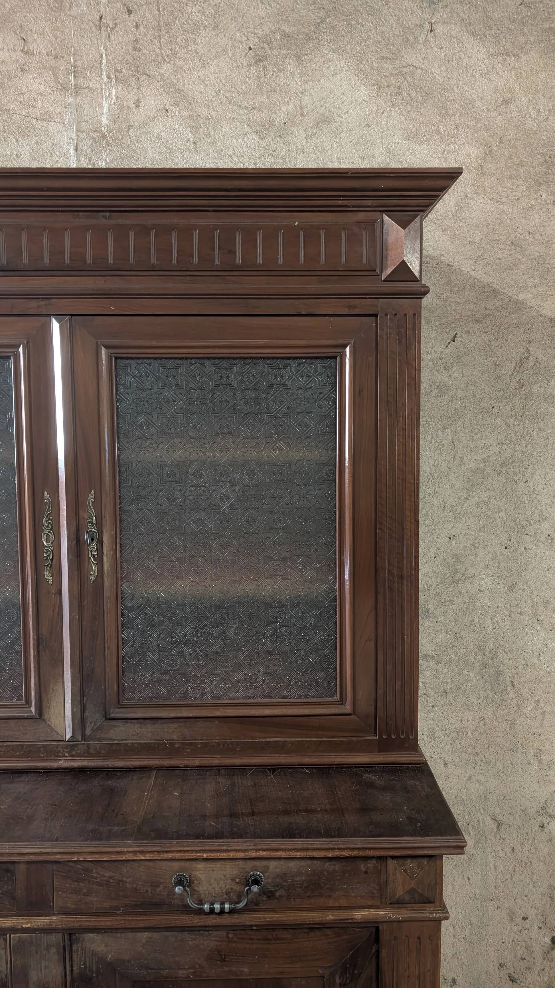 Solid wood display cabinet