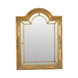 Magnifique miroir milieu du siècle de style Louis XVI rococo, miroir bombé en bois recouvert d'or