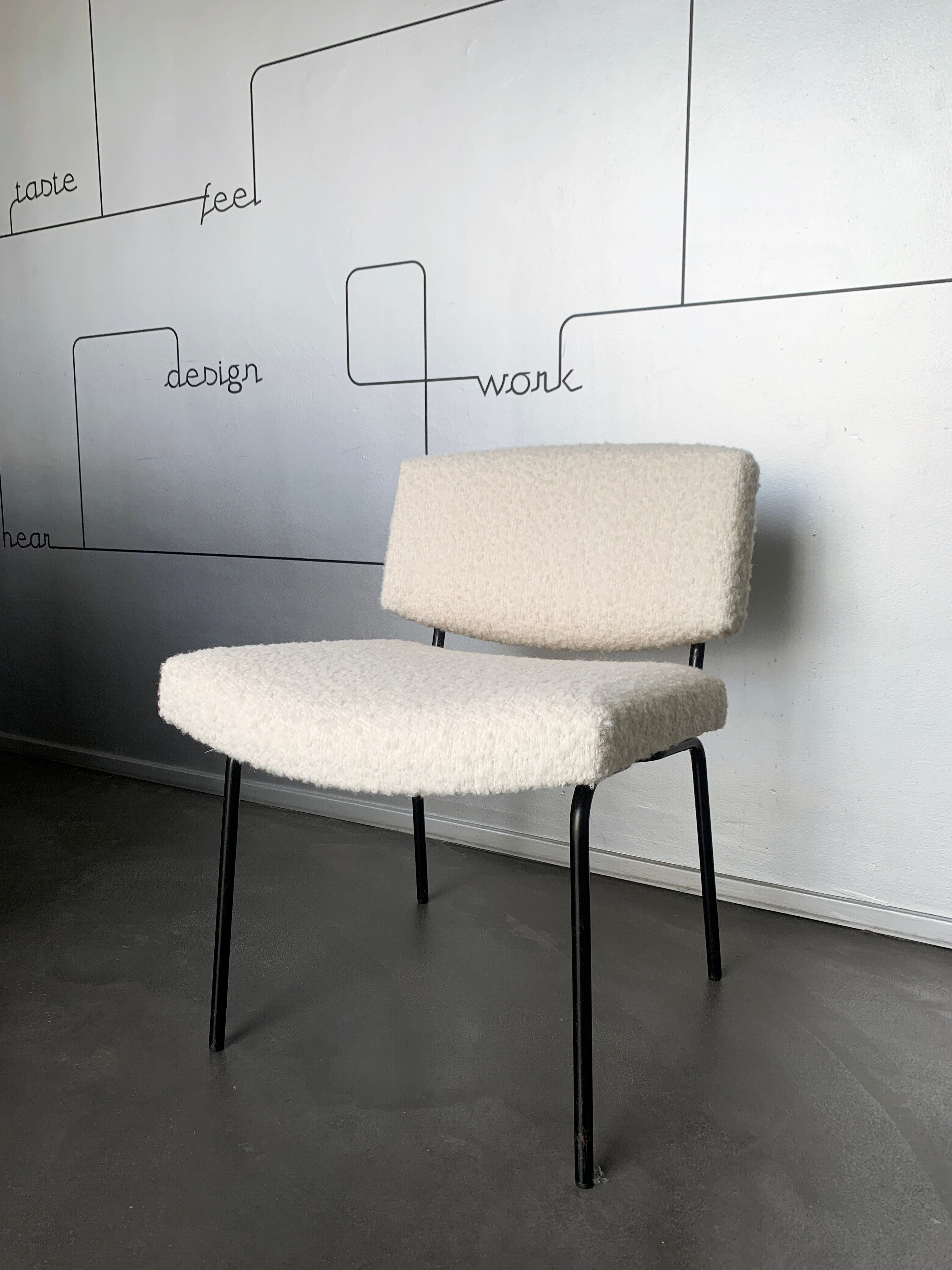 Armchair Conseil fabric bouclette, Pierre Guariche for Meurop 1960