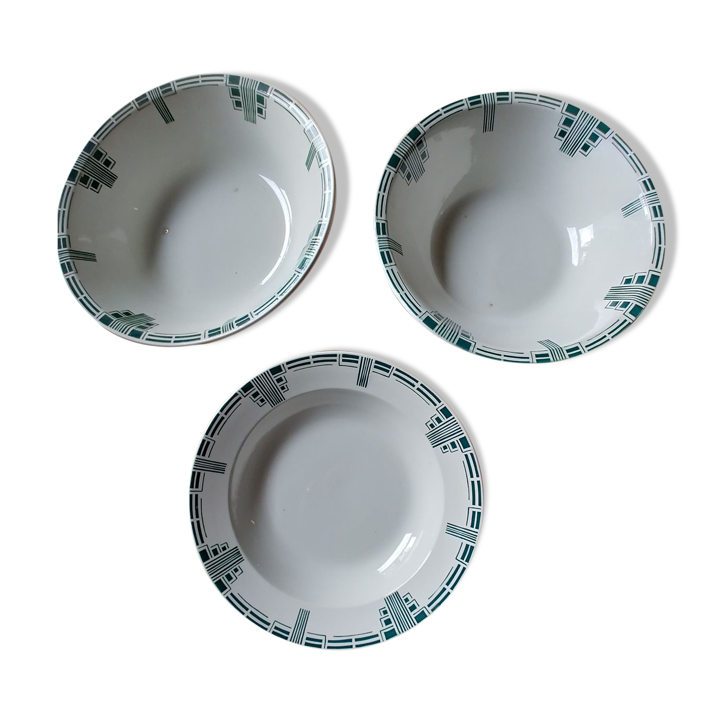 Hollow plates and Art Deco dishes in Nimy