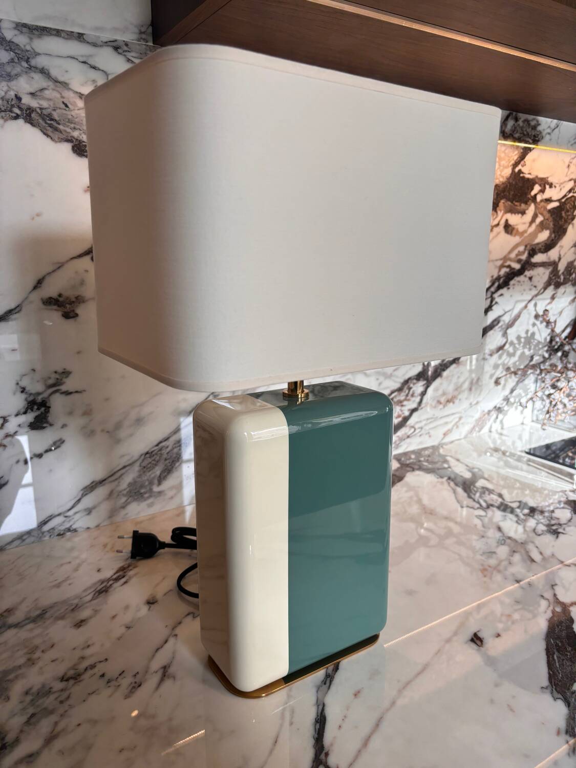 Bourbon Red Edition Jade Ivory Lamp