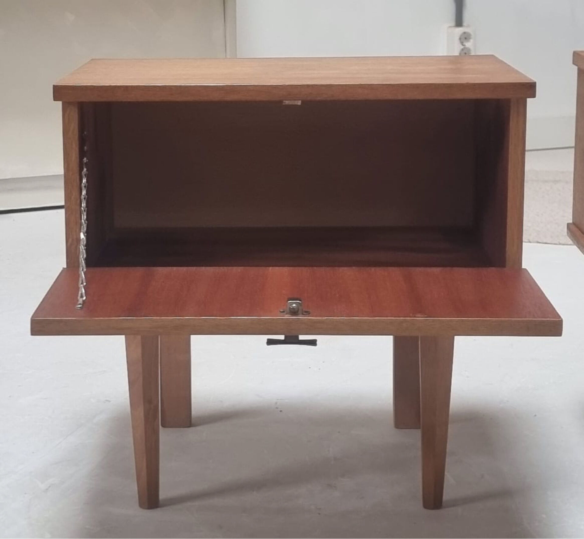 Tables de chevet du milieu du siècle