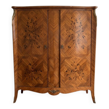 Armoire ancienne style Louis XV en marqueterie florale