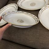 Magnifique service en porcelaine blanche et doree