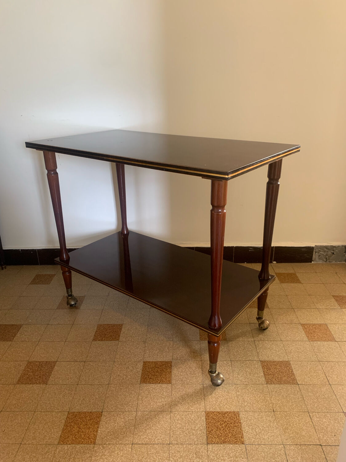 Side table / serving table