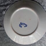 18th century decorative plate in Saint Clement earthenware signed with rooster decoration