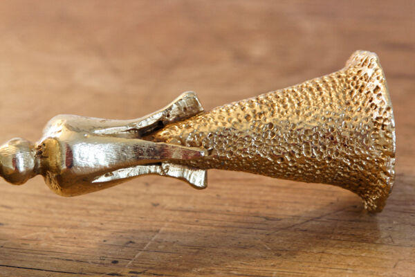 Paire de bougeoirs artisanaux fonte de fer